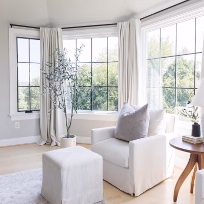 product-gallery_picture_living-room-colonial-grilles-arched-manor-with-casement_1x1