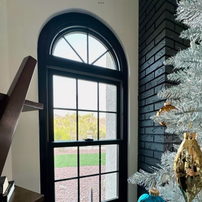 product-gallery_specialty_black-circle-top-at-christmas_1x1